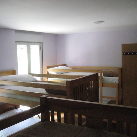 Albergue Turistico Rio Aragon Canfranc Bagian luar foto