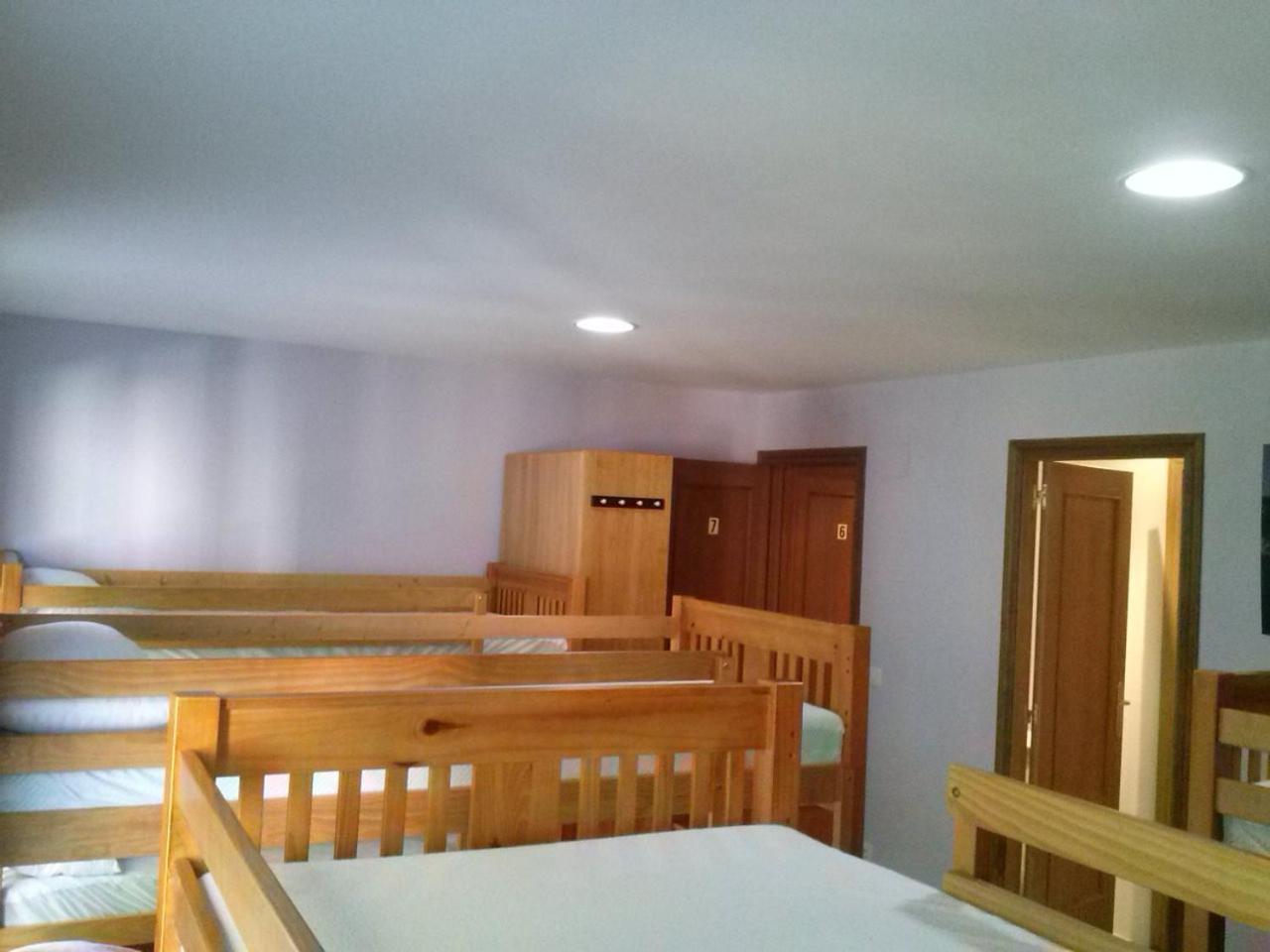 Albergue Turistico Rio Aragon Canfranc Bagian luar foto
