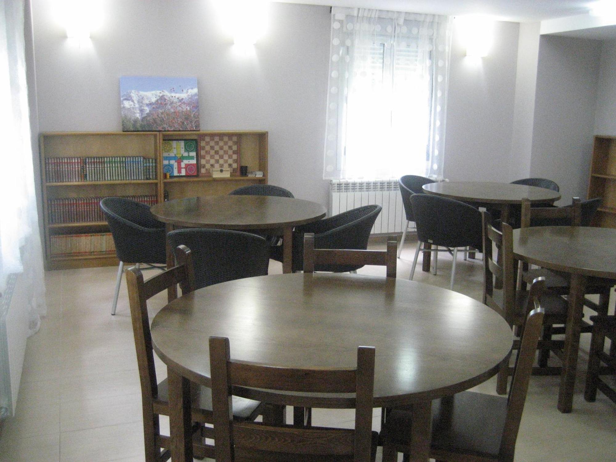 Albergue Turistico Rio Aragon Canfranc Bagian luar foto