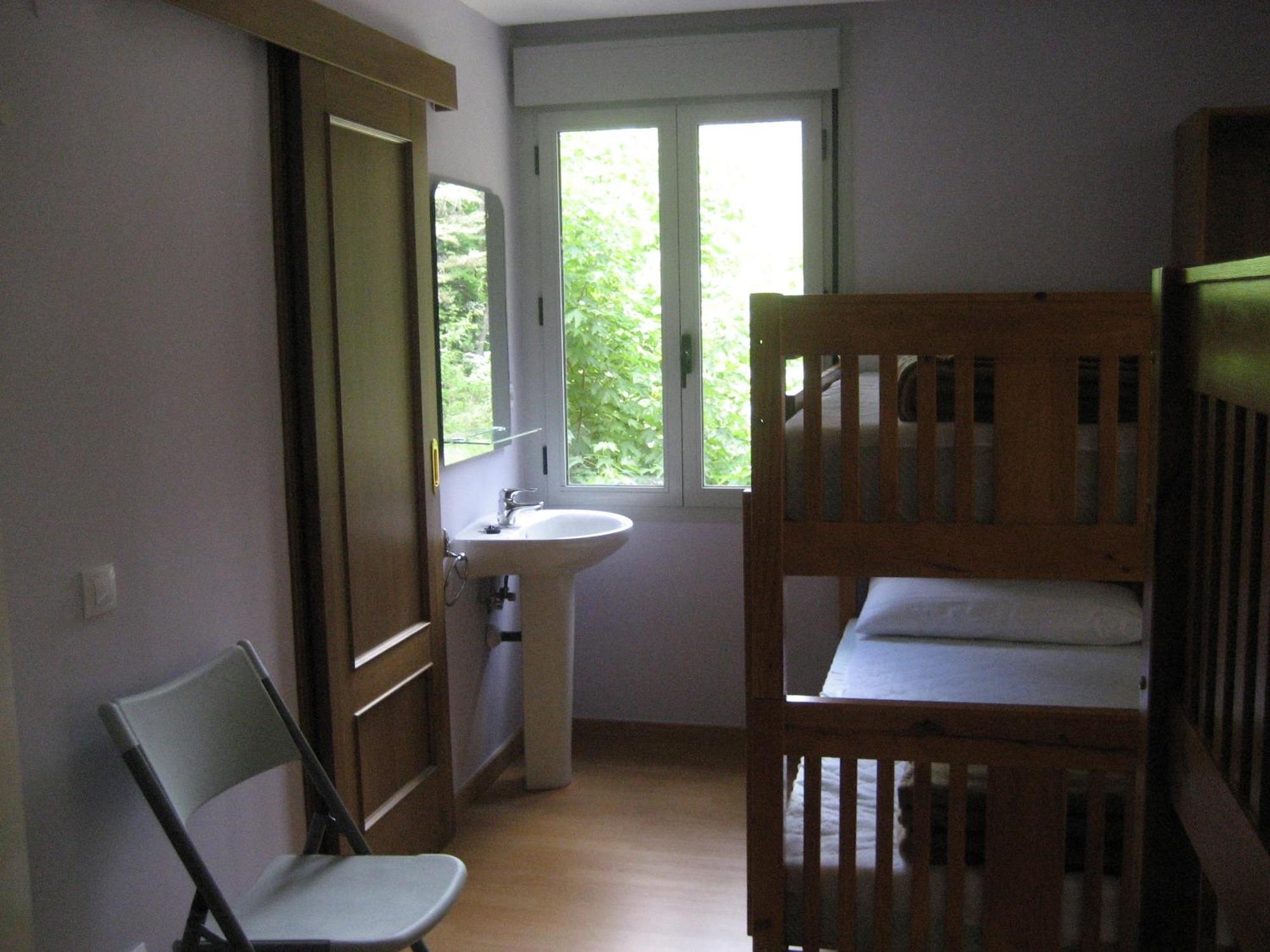 Albergue Turistico Rio Aragon Canfranc Bagian luar foto