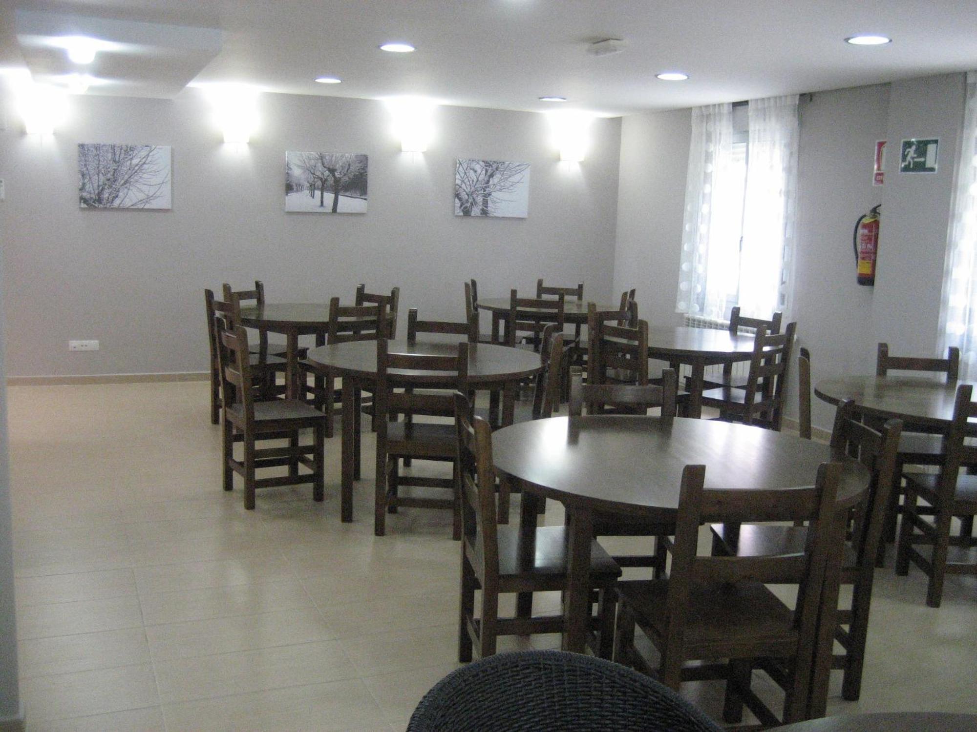 Albergue Turistico Rio Aragon Canfranc Bagian luar foto